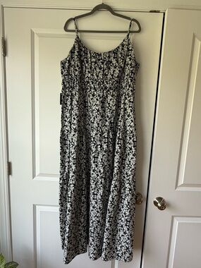 NWT, Express Black and White Floral Spaghetti Strap Maxi Sundress, XL